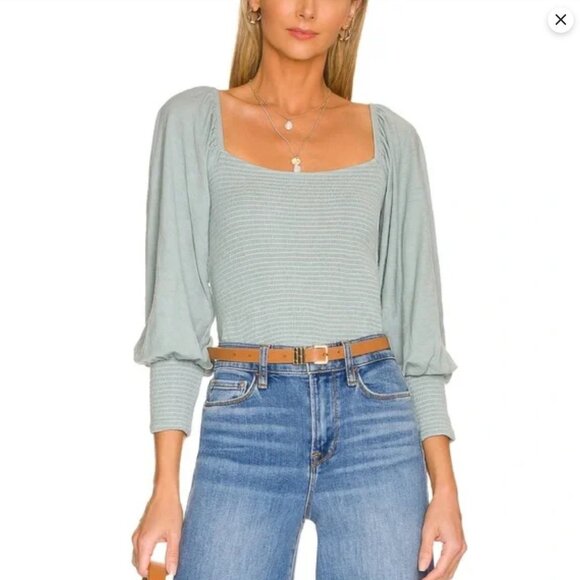 Nation LTD Iona Smocked Renaissance Tee in Dusty Blue Large - Picture 3 of 9